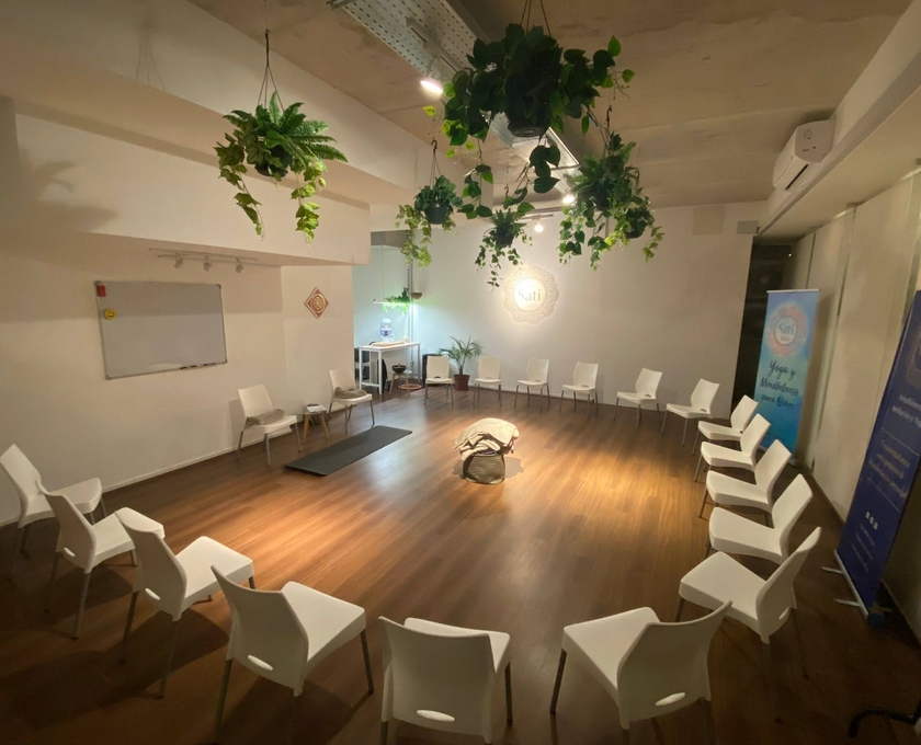 Escuela Sati espacio interior montevideo uruguay meditacion yoga mindfulness