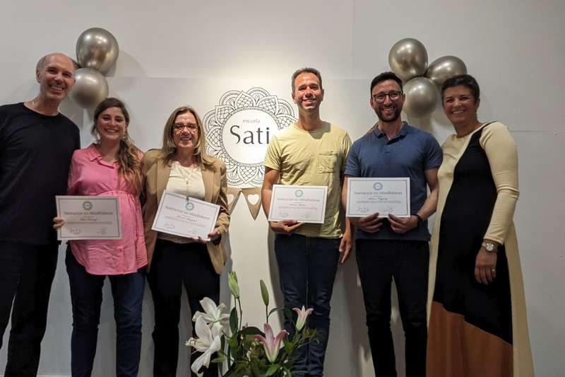 Instructores graduados en Mindfulness Escuela Sati 2023 Montevideo Uruguay