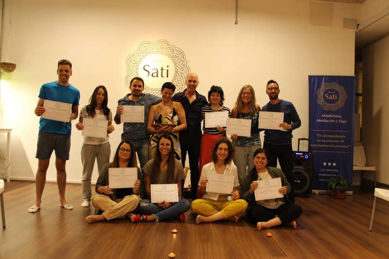graduados generacion 2022 Formacion en Mindfulness Escuela Sati Montevideo Uruguay
